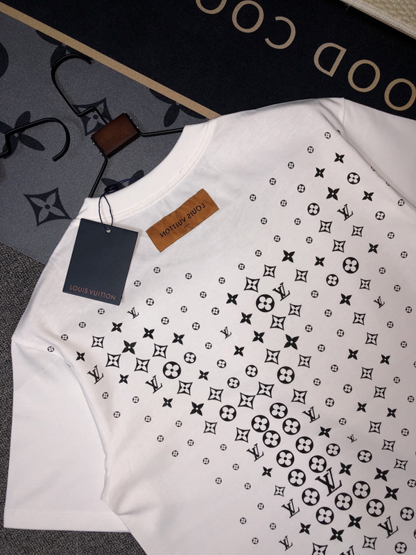 ブランドTシャツ角部分ディテール